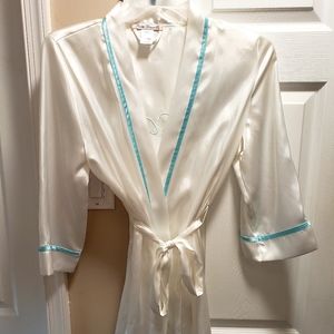Bride robe. Silky.